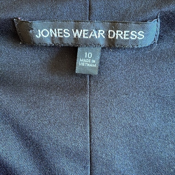 Jones Wear Dress Sz 10 black sleeveless with back slit and side zip - Picture 6 of 10